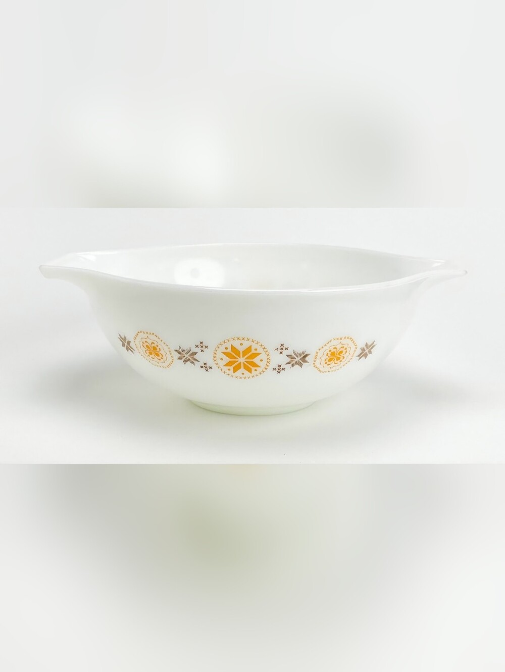 1960s Vintage Pyrex Cinderella Mixing Bowl #444, Town and Country, Retro Kitchen